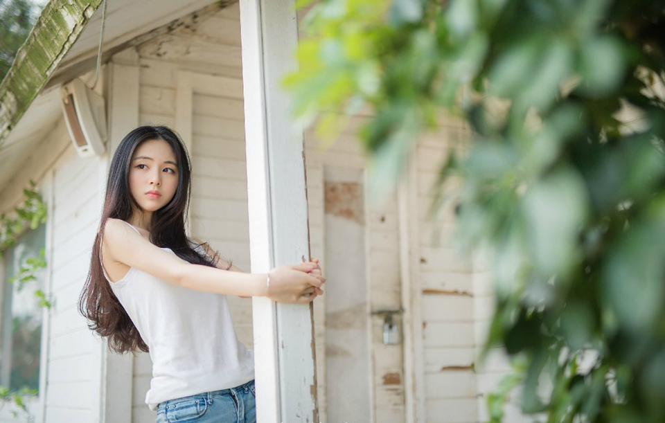 作为一名大学生，我们是祖国的未来，人民的希望。我们要让梦想起航，青春绽放，为社会做出贡献，活出一个有价值的人生。